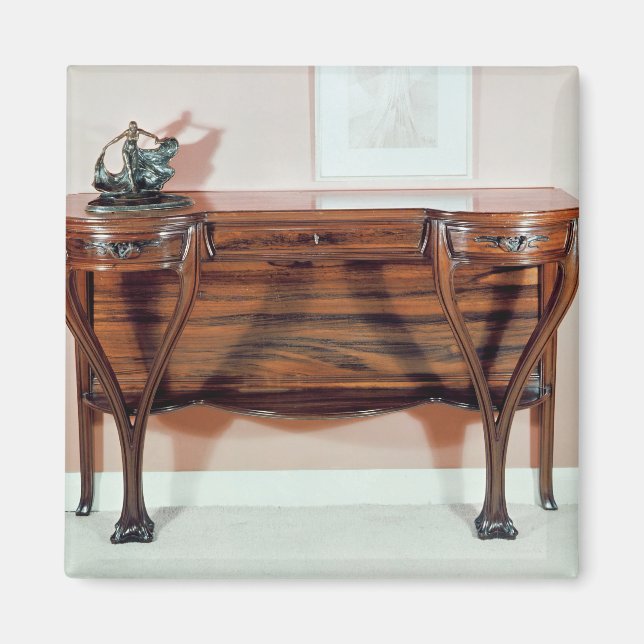 Dressing-table Magnet (Front)