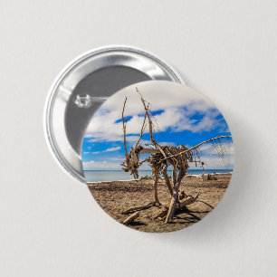 Driftwood artwork on Hokitika Beach, New Zealand 6 Cm Round Badge