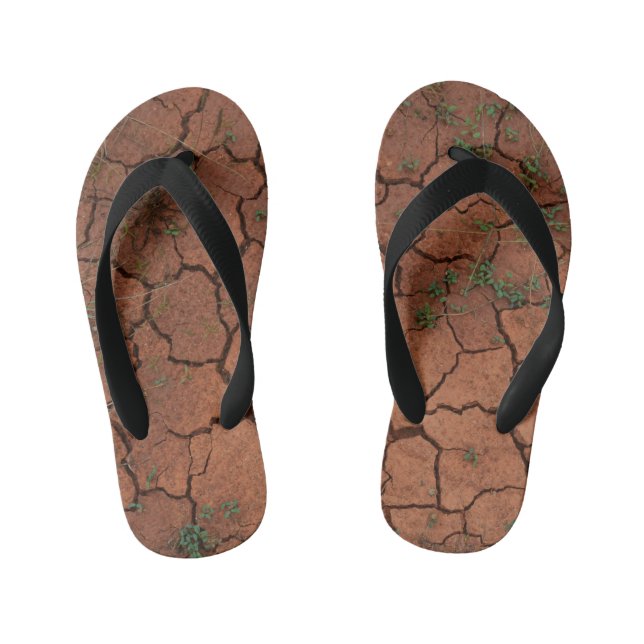 dry, cracked ground kid's thongs (Footbed)