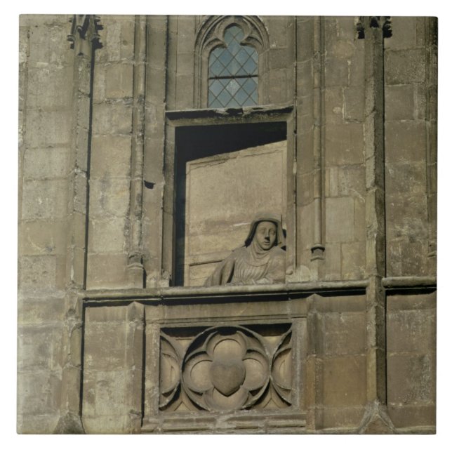 Dummy window in the entrance facade with a figure tile (Front)