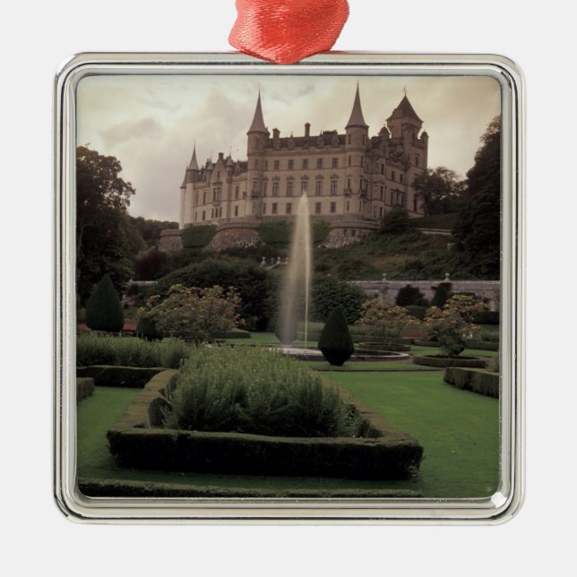 Dunrobin Castle, Scotland Metal Tree Decoration (Front)