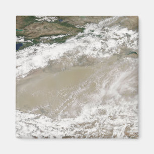 Dust and clouds hovered over the Taklimakan Des Magnet