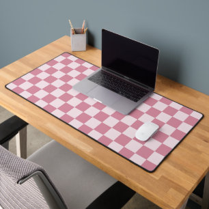 Dusty rose chequerboard pattern desk mat