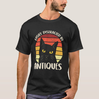 Easily Distracted By Antiques Cat Junking Funny De T-Shirt
