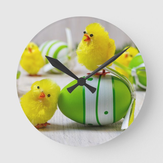 Easter Decoration - Easter egg and chicks Round Clock (Front)