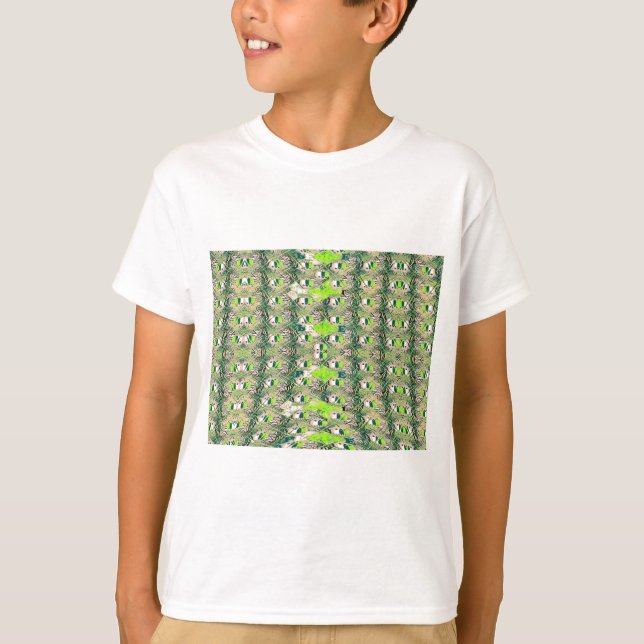 Eco Africa Motif – Nature-Inspired African Art T-Shirt (Front)