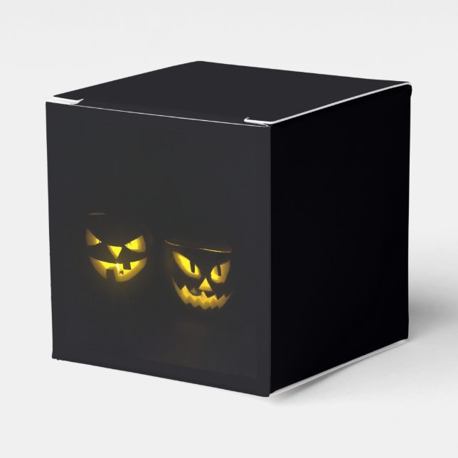 Eerie night time yellow glow pumpkin face Hallowee Favour Box (Front Side)