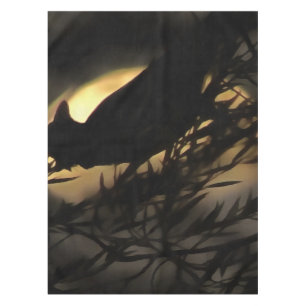 Eerie Raven Silhouette Against A Glowing Moon Tablecloth
