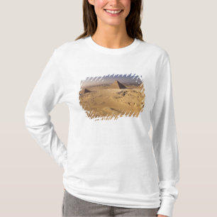 Egypt, Pyramids at Giza, Khafre, Khufu, Menkaure T-Shirt