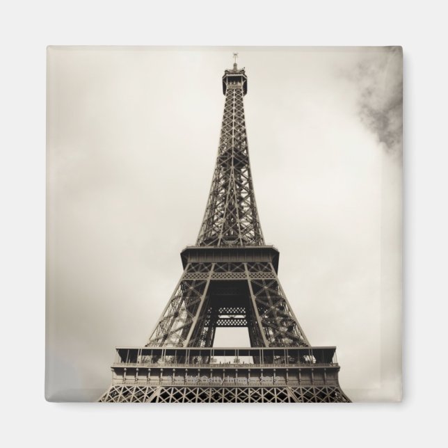 Eiffel Tower 8 Magnet (Front)