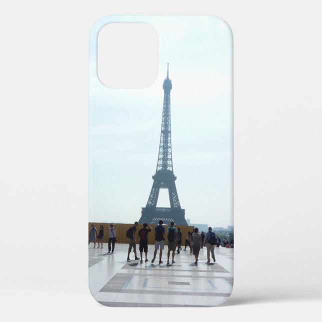 EIFFEL TOWER BEHIND CONCRETE BUILDING Case-Mate iPhone CASE (Back)