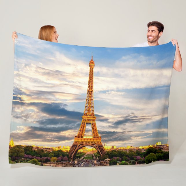 EIFFEL TOWER FLEECE BLANKET (In Situ)