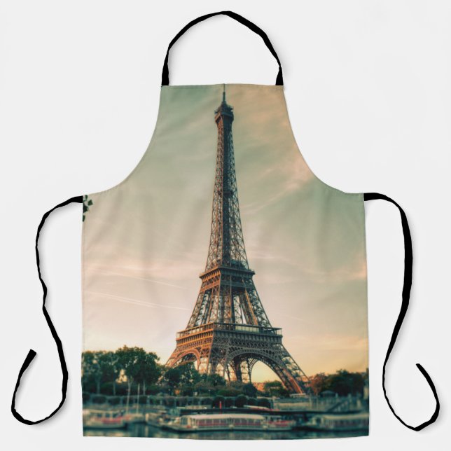 Eiffel tower throw pillow apron (Front)