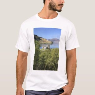 Eilean Donan Castle, Scotland. The famous Eilean T-Shirt