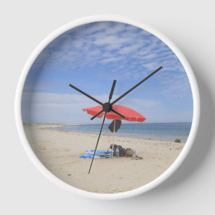 EIN Sonnenschirm am Meer -  Clock