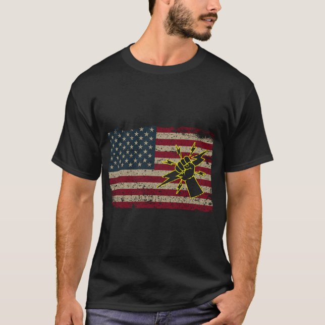 Electrician America Flag Patriotic Electricity T-Shirt (Front)