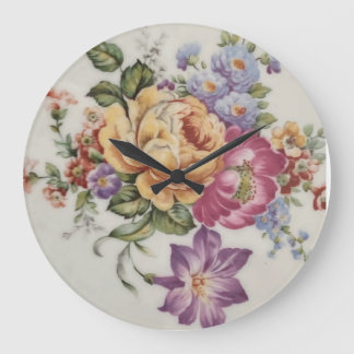 Elegance: Porcelain-Inspired Clock