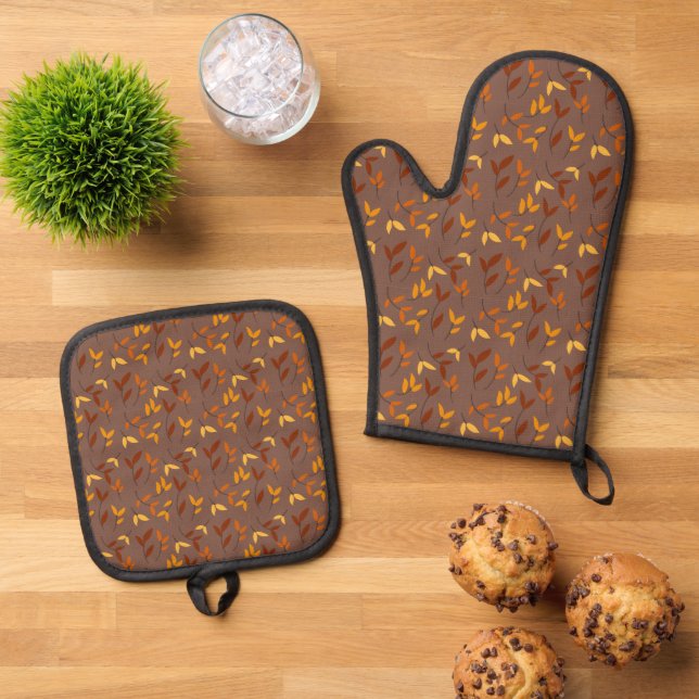 Elegant Autumn Leaf Oven Mitt & Pot Holder Set (Top Down)