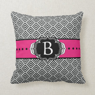 Elegant Black and Hot Pink ZigZag Chevron Pattern Cushion
