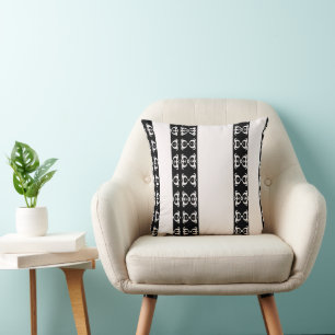 Elegant Black and Ivory Geometric Cushion