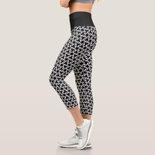 Elegant Black and White Geometric Star Pattern Capri Leggings