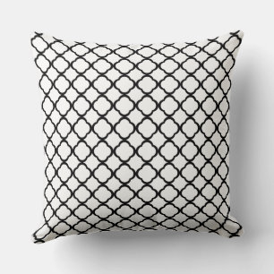 Elegant Black And White Quatrefoil Pattern Cushion