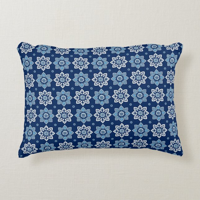 Elegant Blue Mandala Floral Pattern Decorative Cushion (Front)