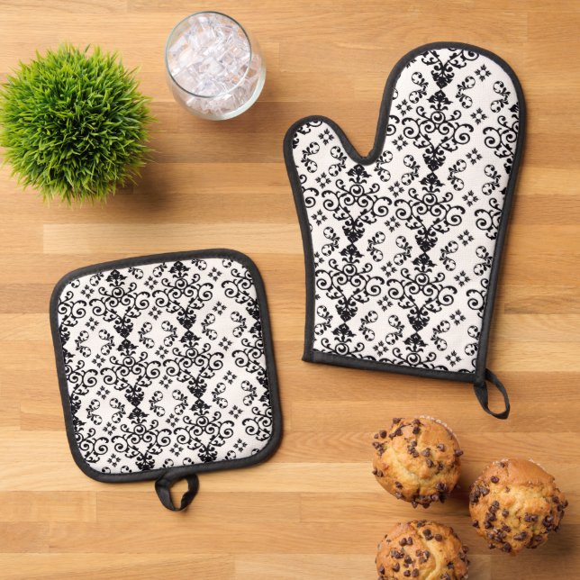 Elegant Damask Oven Mitt & Pot Holder Set (Top Down)