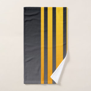 Elegant design, modern pattern, vertical stripes bath towel set