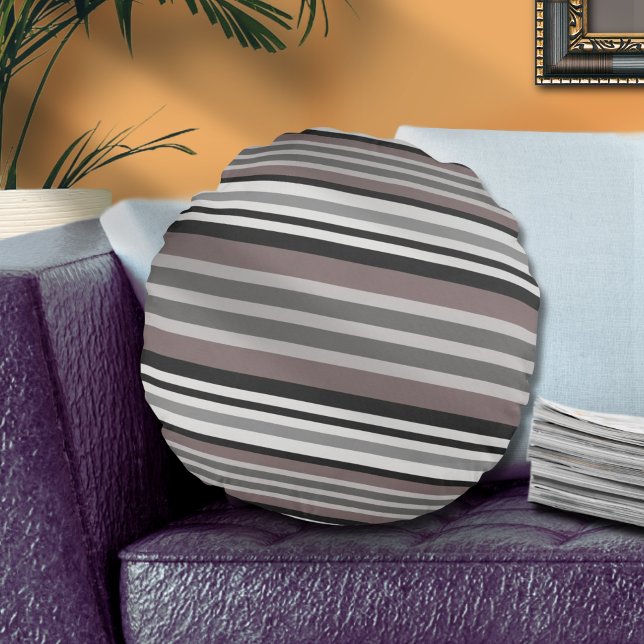 Elegant Earth Tones Brown Savannah Stripes Pattern Round Cushion (Creator Uploaded)