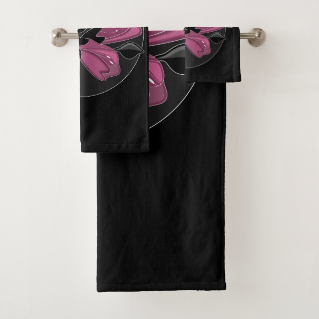 Elegant Feminine Black and Dusty Pink Floral Print Bath Towel Set (Insitu)