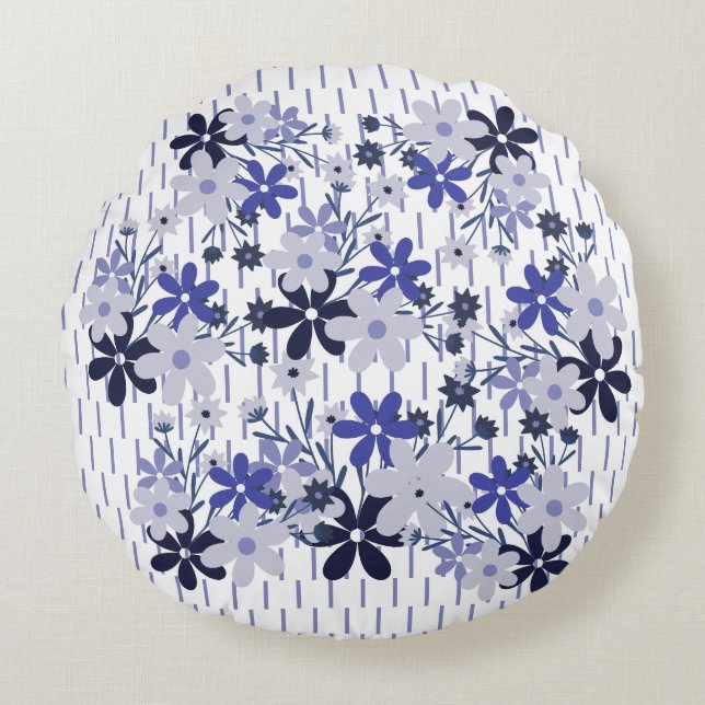 Elegant floral pattern blue purple violet  round cushion (Front)