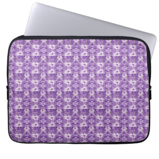Elegant floral pattern in purple tones laptop sleeve