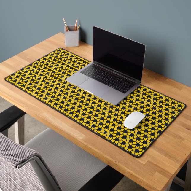 Elegant Floral Pattern with Red and Blue Leaves De Desk Mat (Office 2)