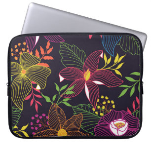 Elegant floral seamless pattern, artistic design. laptop sleeve