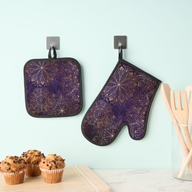 Elegant Gold and Purple Floral Mandala Pattern Wra Oven Mitt & Pot Holder Set (Insitu(Hanging))