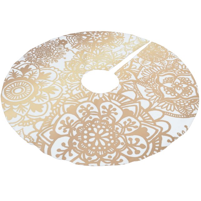 Elegant Gold and White Boho Mandala Pattern Brushed Polyester Tree Skirt (Angled)