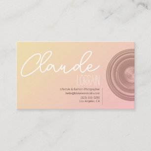 Elegant Gradient Photographer with Lens Graphic Business Card