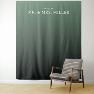 Elegant Green Gradient Minimalist Tapestry