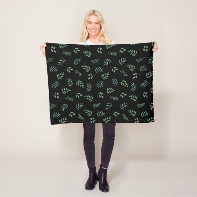 Elegant Leaf Print Fleece – Cosy & Stylish Blanket (In Situ)
