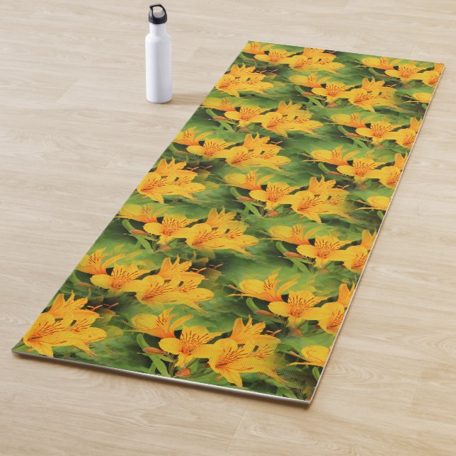 Elegant Lily of the Incas / Yellow Alstroemeria Yoga Mat (In Situ)