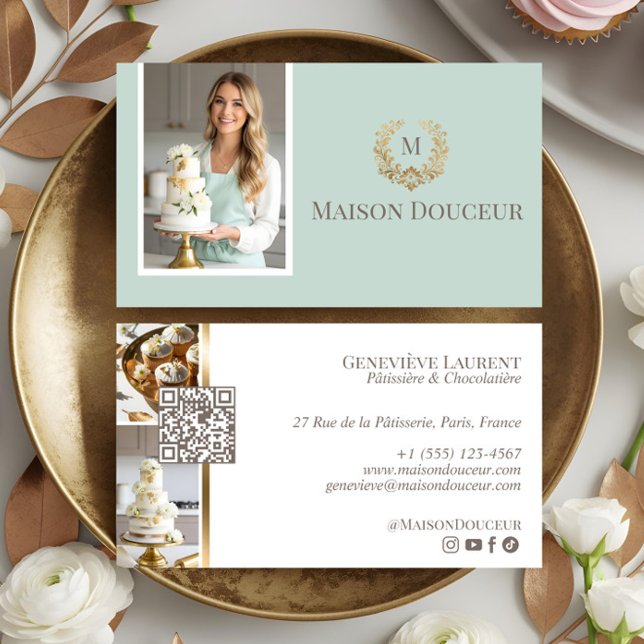 Elegant Luxury Home Baker Floral Crest Monogram  Business Card (Elegant Luxury Home Baker Floral Crest Monogram Business Card)