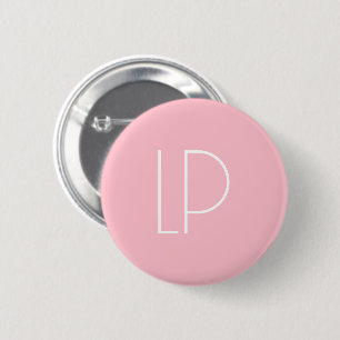 Elegant minimalist modern initial on pastel pink 6 cm round badge