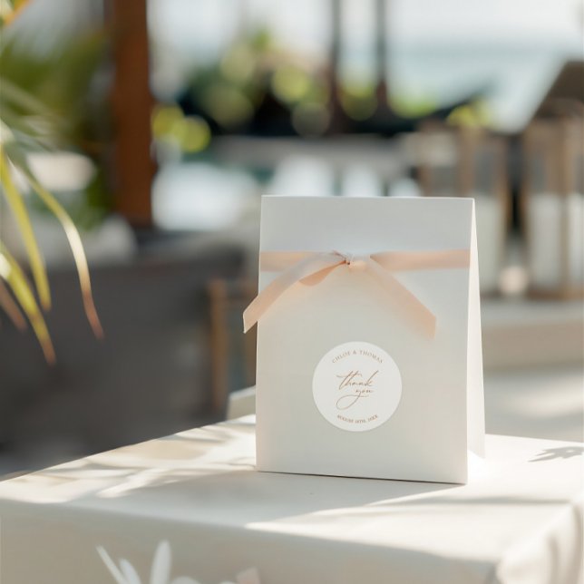 Elegant Minimalist Wedding Thank You Classic Round Sticker (Elegant Minimalist Wedding Thank You Classic Round Sticker)