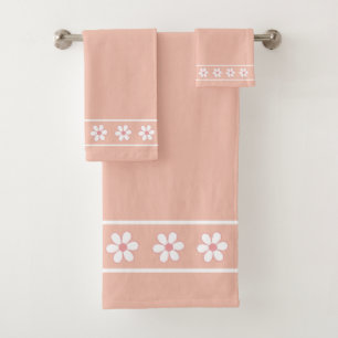 Elegant, Modern White Flowers on Light Pink Bath Towel Set