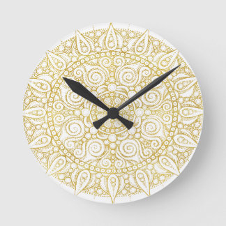 Elegant Oriental Vintage Mandala in classic gold Round Clock