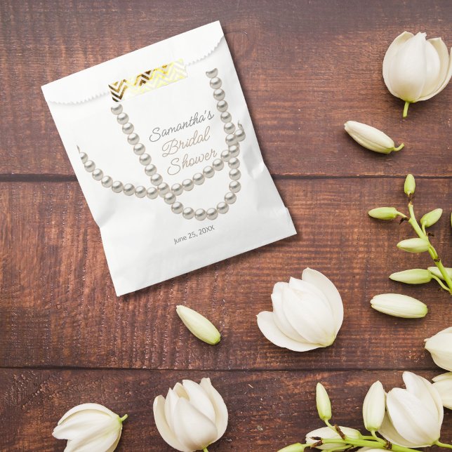 Elegant Pearl Necklace Bridal Shower Favour Bag (Creator Uploaded)