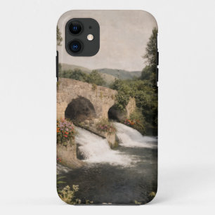 Elegant phone case with natural landscapes