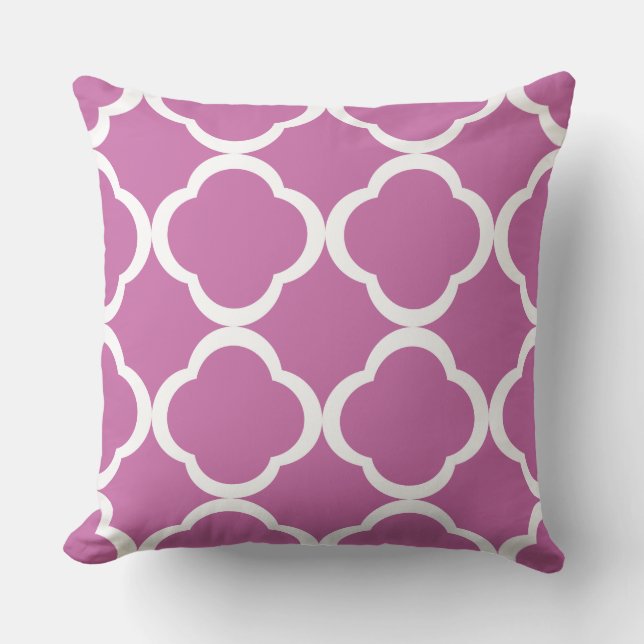 Elegant Pink Quatrefoil Pattern Cushion (Front)