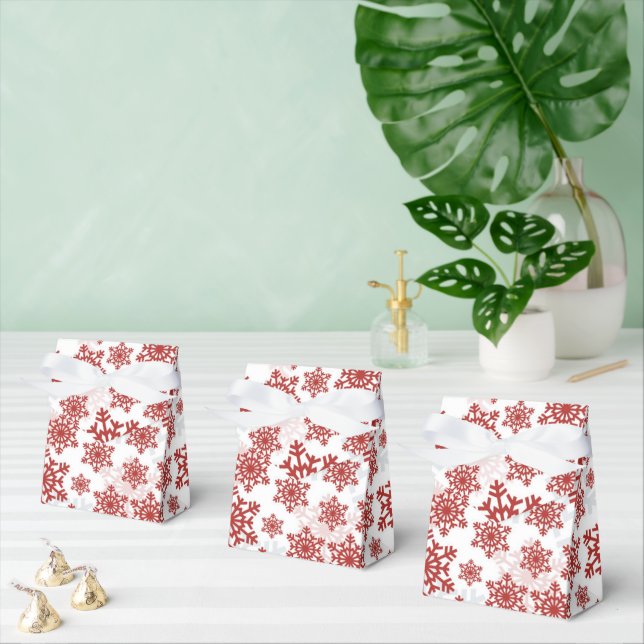 Elegant Red Snowflake Pattern on White Christmas Favour Box (Multiple)